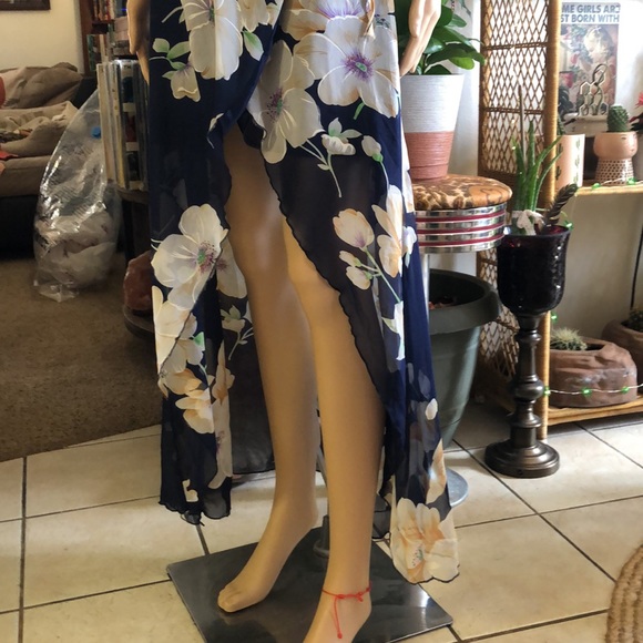 Dress - Picture 3 of 8